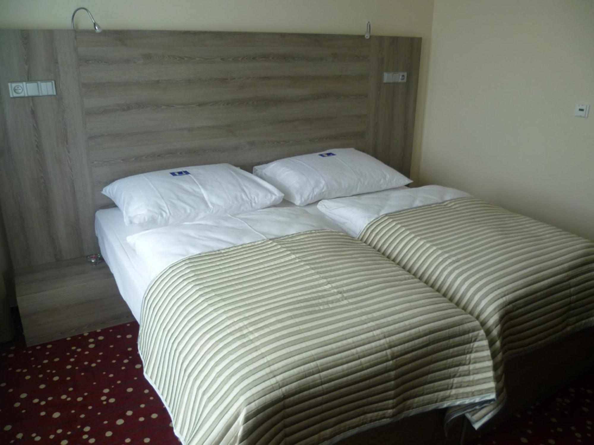 Ea Hotel Kraskov Stary Dvur ภายนอก รูปภาพ