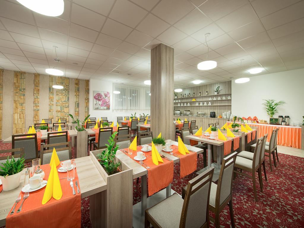 Ea Hotel Kraskov Stary Dvur ภายนอก รูปภาพ
